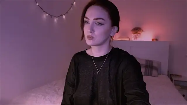 Snapshot of LilyFarey chatting on January 2025 05:45:02 PM LilyFarey online show from January 2025 05:45:02 PM