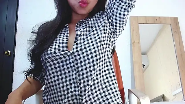 Snapshot of Sweet_baby_hellen chatting on January 2025 03:52:01 AM Sweet baby hellen online show from January 2025 03:52:01 AM