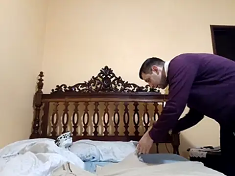 White rabbit  online show from November 2025 10:36:01 AM