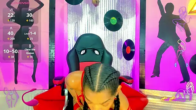 nickyminach  online show from October 2025 07:25:02 PM