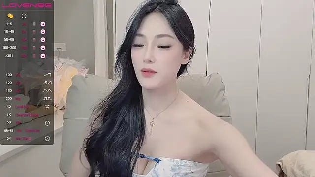 uuxiaocai online show from May 2026 12:45:02 PM