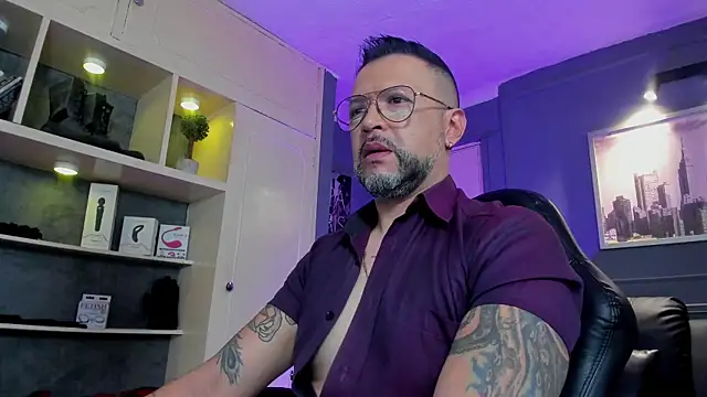 MrFrank tattoo online show from January 2026 01:27:02 PM