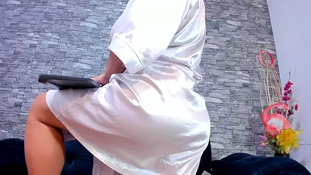 LizzRouse online show from February 2025 08:33:02 AM