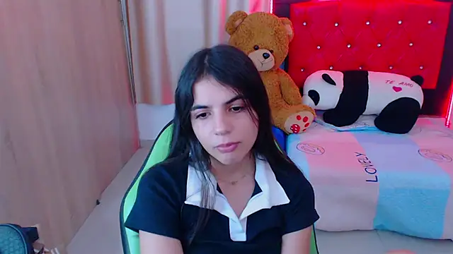 Snapshot of _elenna chatting on January 2025 12:01:01 AM elenna online show from January 2025 12:01:01 AM