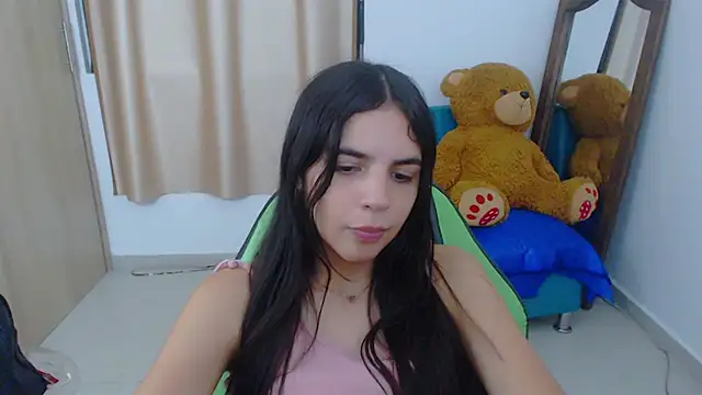 Snapshot of _elenna chatting on February 2025 12:51:02 AM elenna online show from February 2025 12:51:02 AM