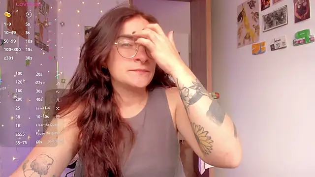 linda giggle online show from November 2025 02:39:01 PM