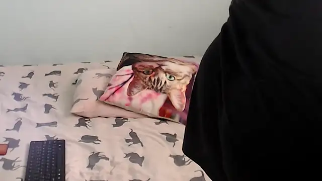 Snapshot of WendiMoon chatting on October 2025 07:11:01 AM WendiMoon online show from October 2025 07:11:01 AM