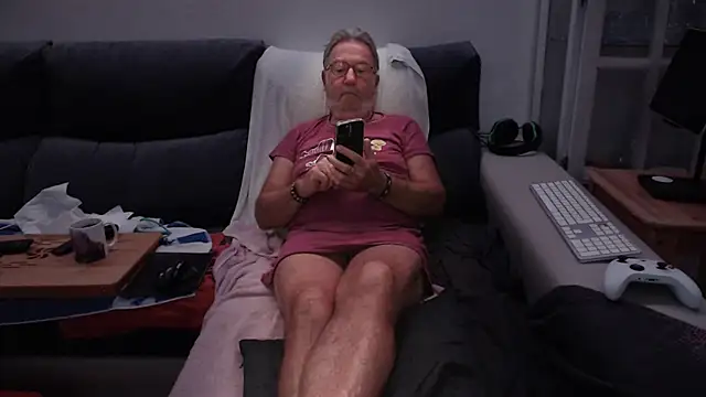 Nudelschwanz online show from September 2025 02:49:02 AM