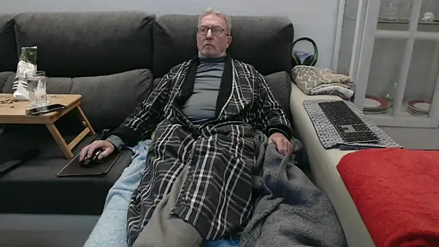 Nudelschwanz online show from March 2026 06:43:01 PM