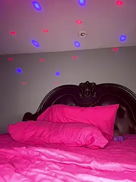 Snapshot of ThickAssRena chatting on November 2025 12:36:01 AM ThickAssRena online show from November 2025 12:36:01 AM