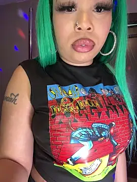 Snapshot of ThickAssRena chatting on February 2026 11:31:02 AM ThickAssRena online show from February 2026 11:31:02 AM