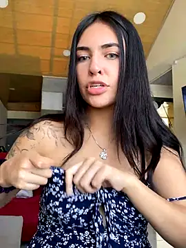 Snapshot of DaphneUwu chatting on December 2024 02:16:01 PM DaphneUwu online show from December 2024 02:16:01 PM