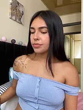 Snapshot of DaphneUwu chatting on December 2024 05:54:01 PM DaphneUwu online show from December 2024 05:54:01 PM