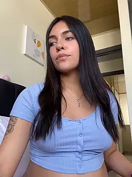 Snapshot of DaphneUwu chatting on January 2025 02:49:01 PM DaphneUwu online show from January 2025 02:49:01 PM