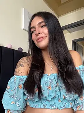 Snapshot of DaphneUwu chatting on February 2025 12:54:01 PM DaphneUwu online show from February 2025 12:54:01 PM