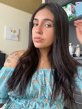 Snapshot of DaphneUwu chatting on February 2025 05:50:01 PM DaphneUwu online show from February 2025 05:50:01 PM