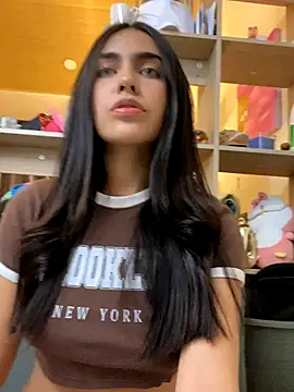 Snapshot of DaphneUwu chatting on September 2025 01:17:01 AM DaphneUwu online show from September 2025 01:17:01 AM