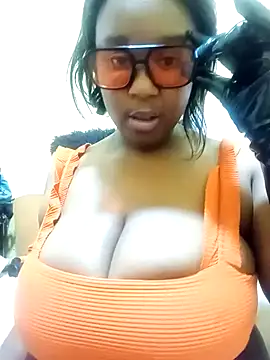 Snapshot of HotAFRICANBEAUTY chatting on December 2024 01:45:01 AM HotAFRICANBEAUTY online show from December 2024 01:45:01 AM