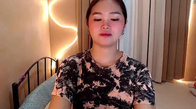 Itsme claire online show from March 2025 01:31:02 PM