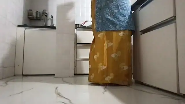 Riyasingh9 online show from November 2025 03:49:01 AM