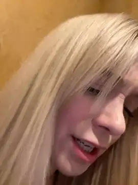 Snapshot of CherryAuroraa chatting on December 2024 02:39:01 PM CherryAuroraa online show from December 2024 02:39:01 PM