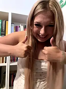 Snapshot of CherryAuroraa chatting on September 2025 10:49:02 AM CherryAuroraa online show from September 2025 10:49:02 AM