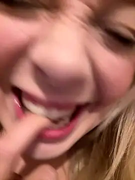 Snapshot of CherryAuroraa chatting on October 2025 07:56:02 PM CherryAuroraa online show from October 2025 07:56:02 PM