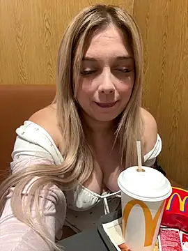 CherryAuroraa online show from December 2025 09:42:01 PM