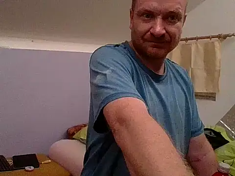 82liska online show from November 2025 05:31:01 PM