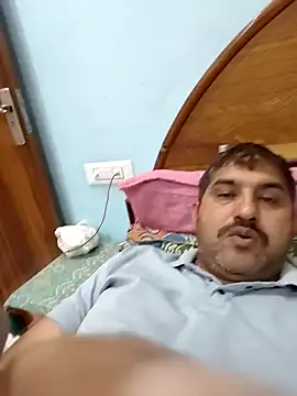 Amandev7 online show from April 2026 04:48:01 AM