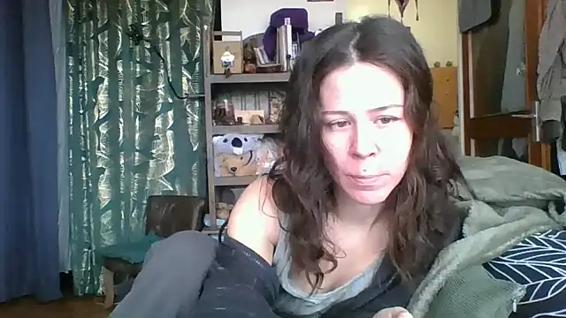 SuzieWanKenobi online show from December 2024 12:12:02 PM