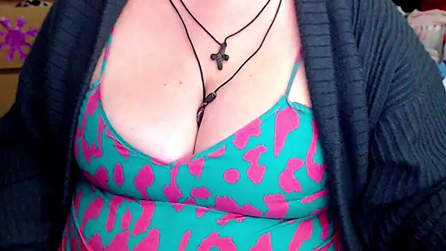 Snapshot of mayasmith chatting on January 2026 07:11:01 PM mayasmith online show from January 2026 07:11:01 PM