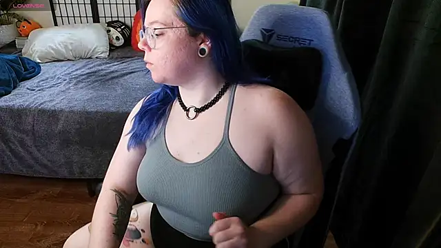 KiraSpitQueen online show from February 2025 05:40:02 AM