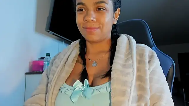 Snapshot of victoriachicas chatting on October 2025 08:11:02 AM victoriachicas online show from October 2025 08:11:02 AM