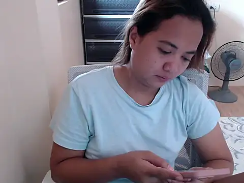 Snapshot of xTheLastVIRGINx chatting on November 2025 04:34:02 AM xTheLastVIRGINx online show from November 2025 04:34:02 AM