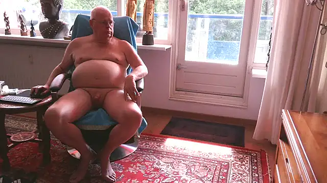 Snapshot of Exhib070 chatting on September 2025 10:15:01 AM Exhib070 online show from September 2025 10:15:01 AM