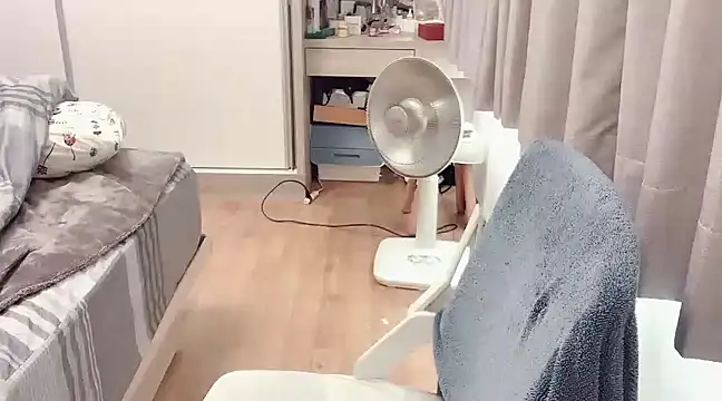 Snapshot of tw_yaya chatting on January 2025 04:59:01 AM tw yaya online show from January 2025 04:59:01 AM