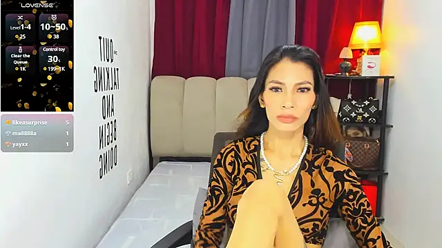 Snapshot of Trixie_Mattel21 chatting on March 2025 04:54:02 AM Trixie Mattel21 online show from March 2025 04:54:02 AM