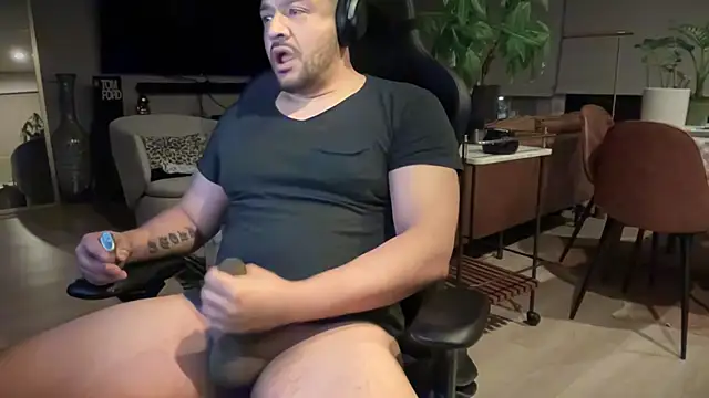 HungandThickLatin online show from March 2025 12:06:02 PM