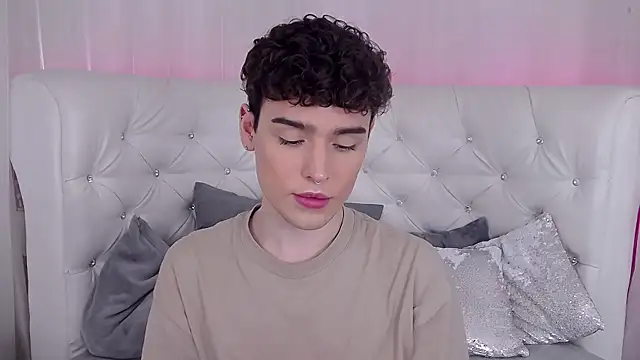 RobbyCharming online show from October 2025 04:33:01 AM