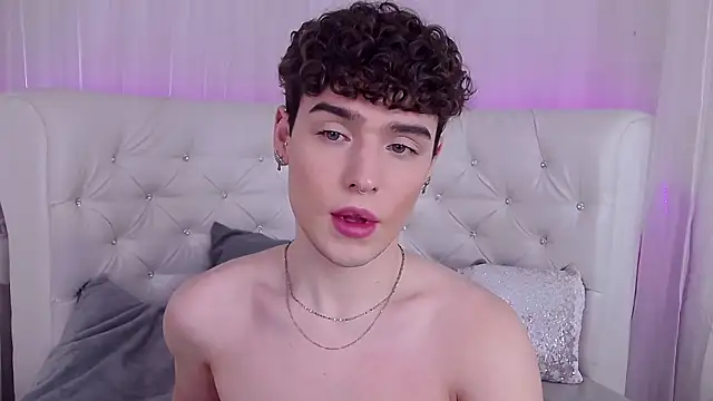 RobbyCharming online show from November 2025 04:04:01 AM