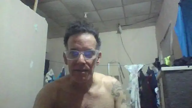 Snapshot of CaptainFox chatting on June 2026 11:53:01 PM CaptainFox online show from June 2026 11:53:01 PM