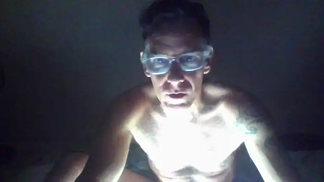 Snapshot of CaptainFox chatting on July 2026 01:41:01 AM CaptainFox online show from July 2026 01:41:01 AM