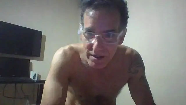 Snapshot of CaptainFox chatting on July 2026 12:18:01 AM CaptainFox online show from July 2026 12:18:01 AM