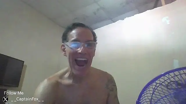 Snapshot of CaptainFox chatting on August 2026 05:12:02 PM CaptainFox online show from August 2026 05:12:02 PM