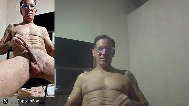 Snapshot of CaptainFox chatting on August 2026 12:58:02 AM CaptainFox online show from August 2026 12:58:02 AM