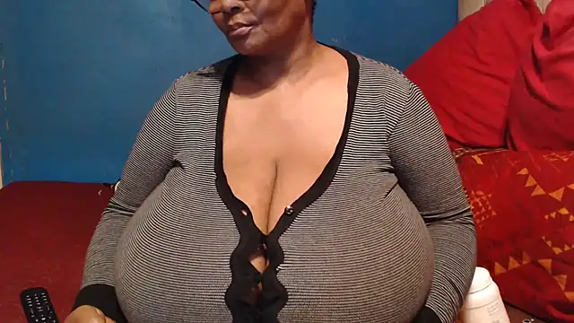 CUTEFIRMMELONSS online show from December 2025 07:43:01 PM