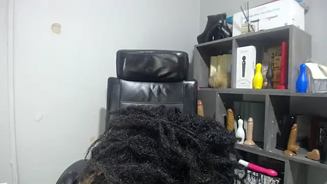 Shaniko89 online show from November 2025 12:56:01 PM