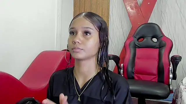 MarianaManzur online show from February 2026 04:44:01 PM