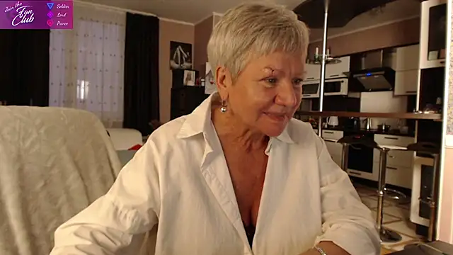 Snapshot of roxana_brooks chatting on December 2024 01:27:02 PM roxana brooks online show from December 2024 01:27:02 PM